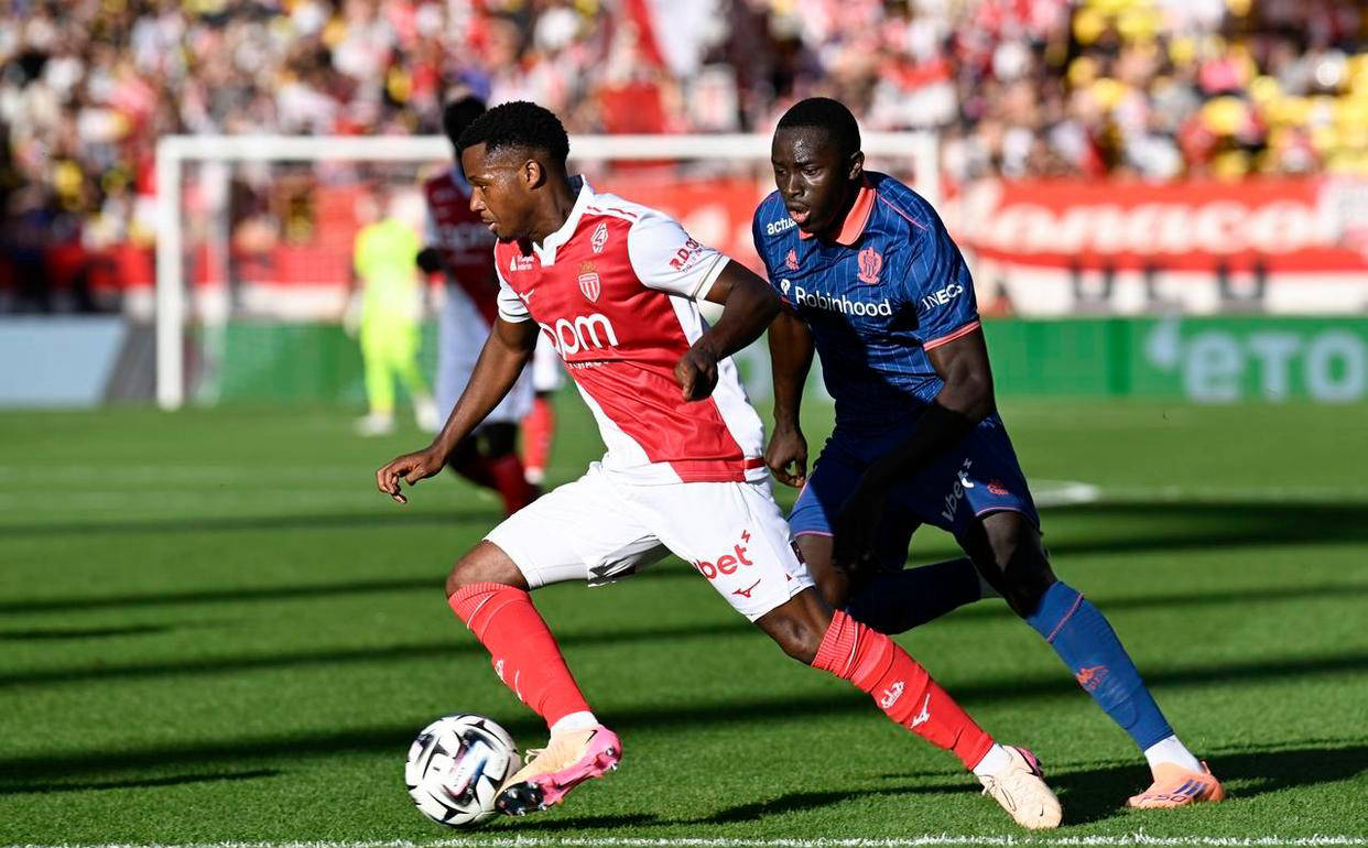 在赛前备受, 尼斯队持续, text